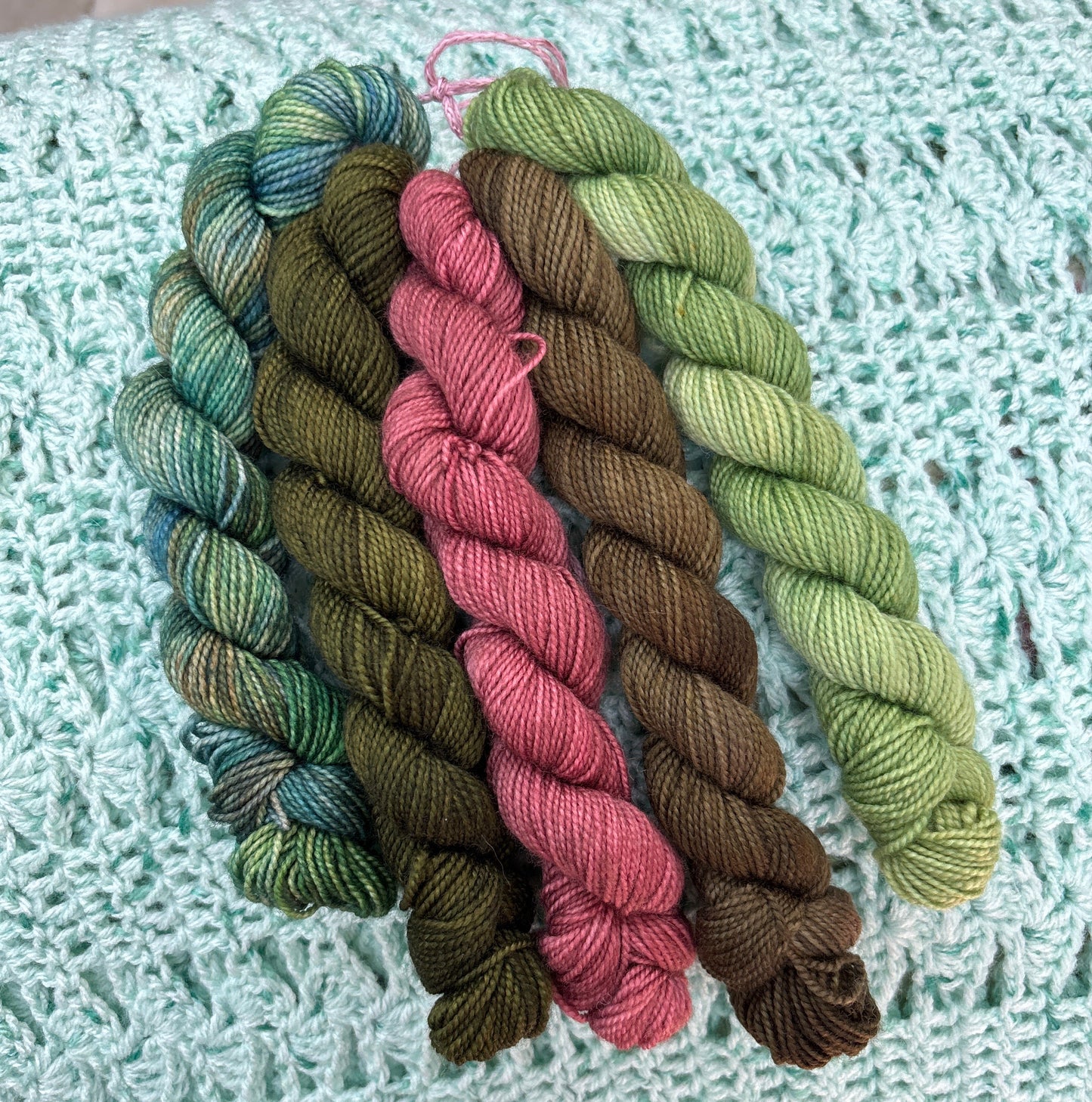 Bird’s Nest Stitchery Mini Bundles