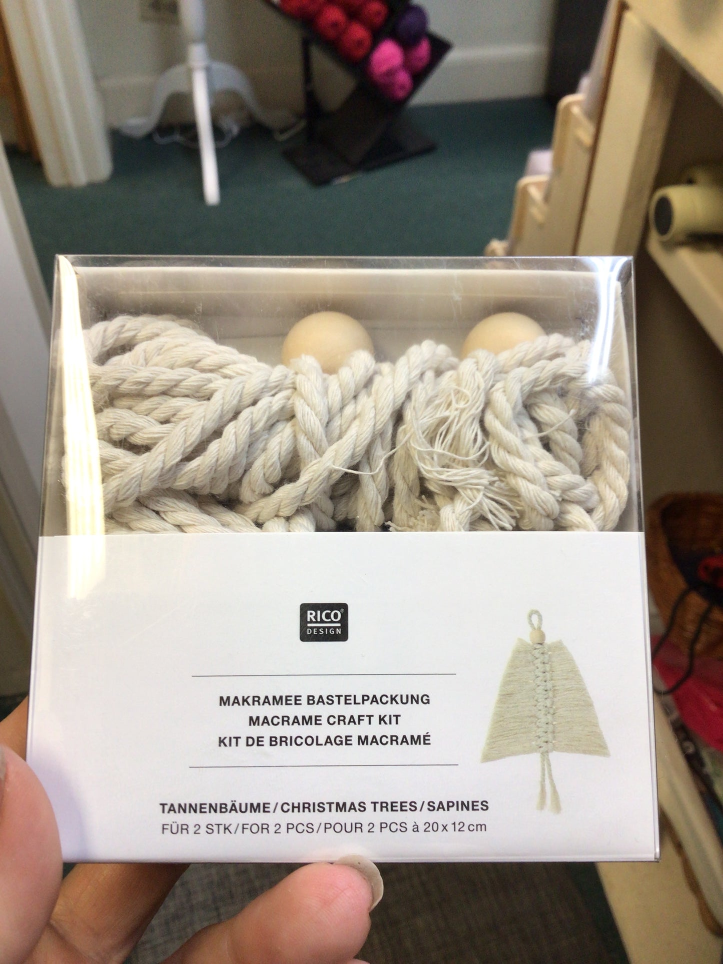 Macrame Christmas Ornament workshop