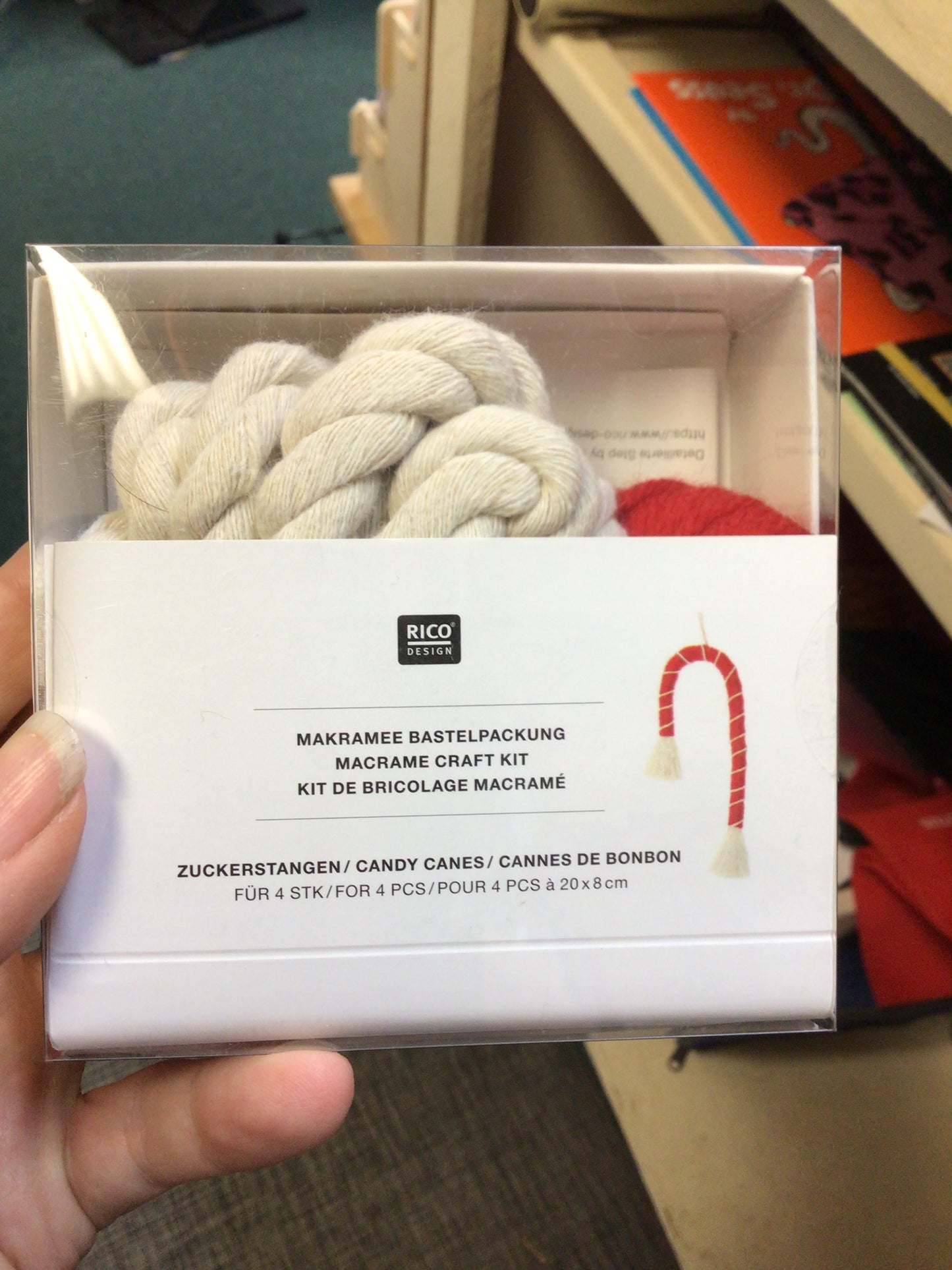 Macrame Christmas Ornament workshop