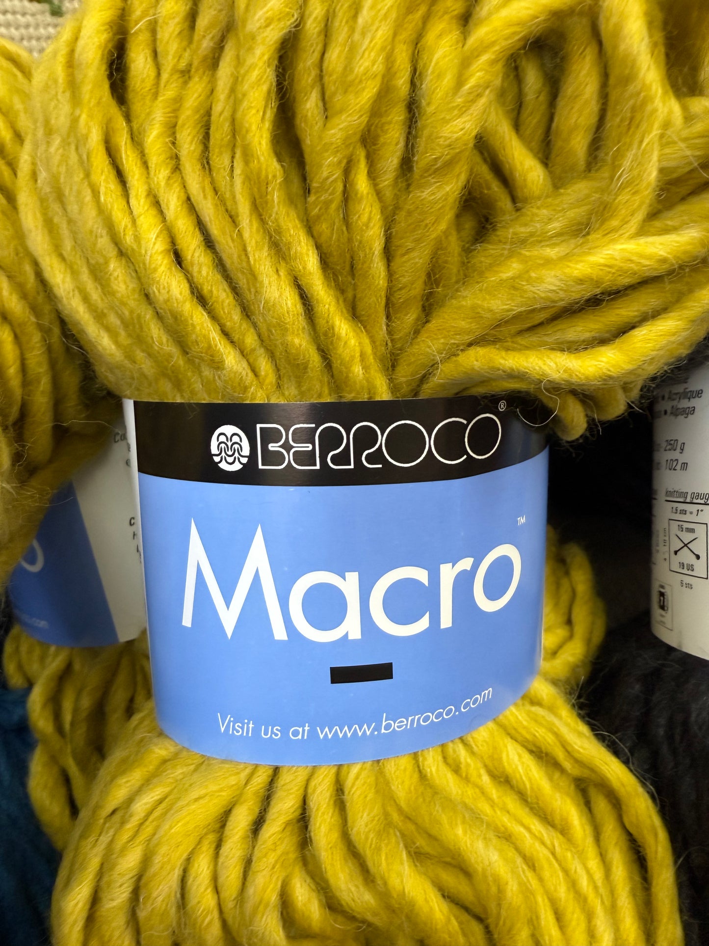 Macro Yarn