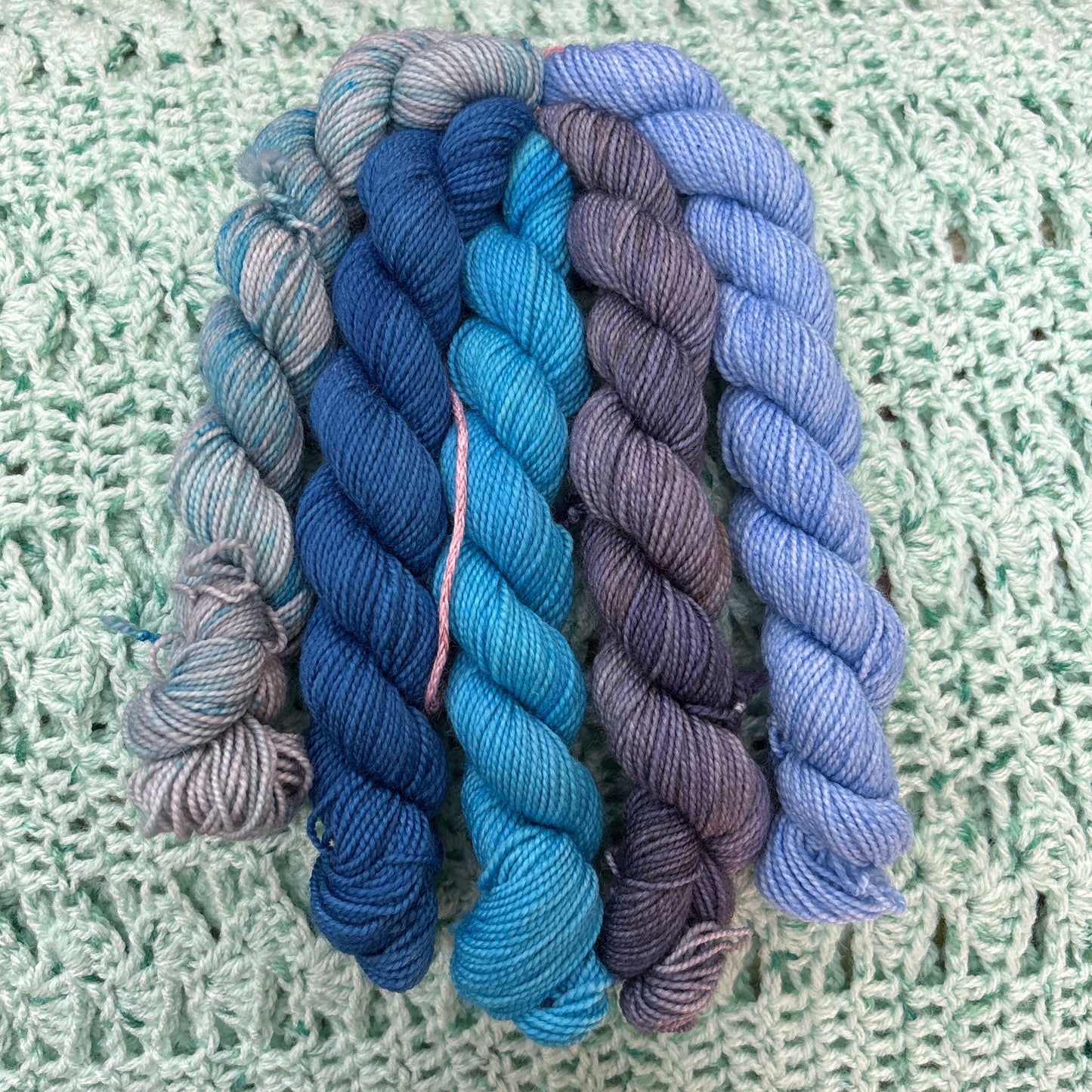 Bird’s Nest Stitchery Mini Bundles
