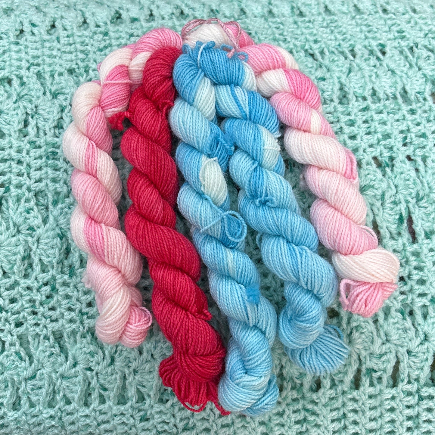 Bird’s Nest Stitchery Mini Bundles