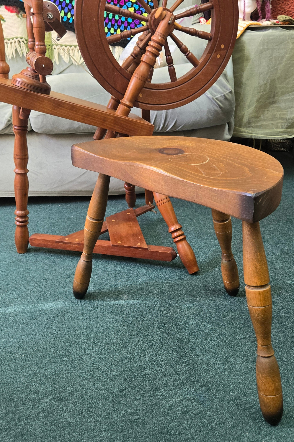 The Country Craftsman Spinning Wheel