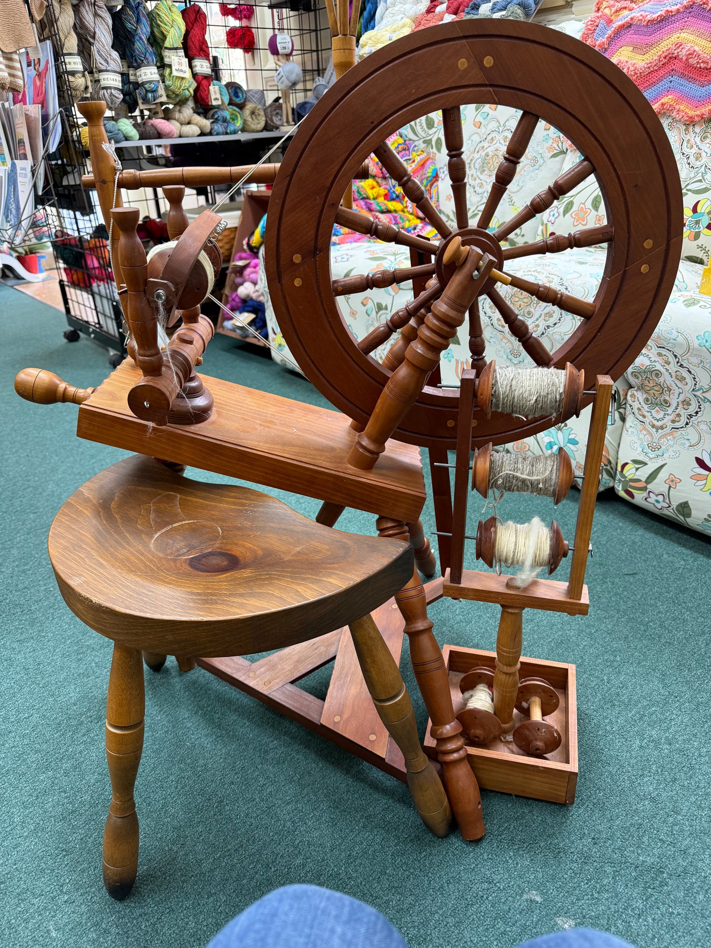 The Country Craftsman Spinning Wheel